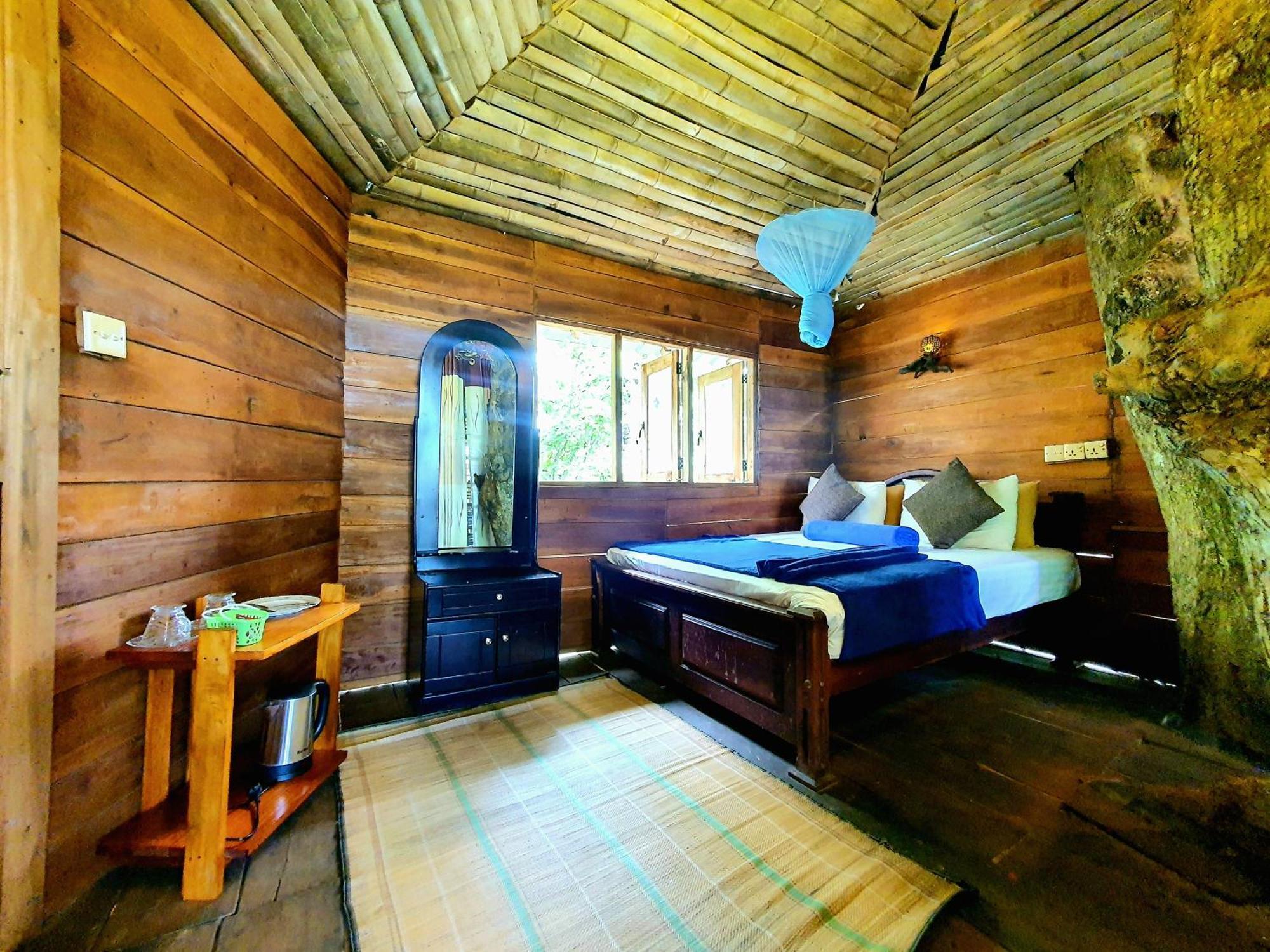 The Winsome & Tree House Bed & Breakfast Ела Екстериор снимка